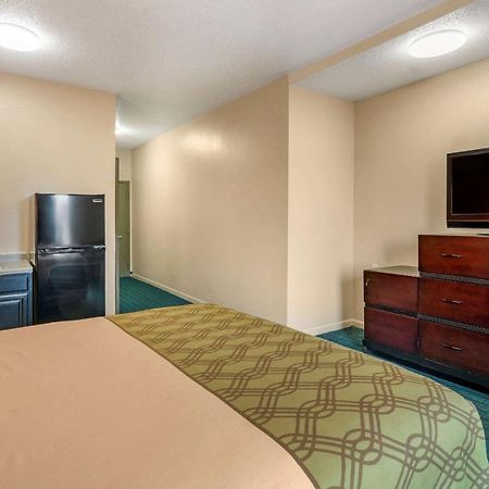 Econo Lodge Inn & Suites Granite City Экстерьер фото