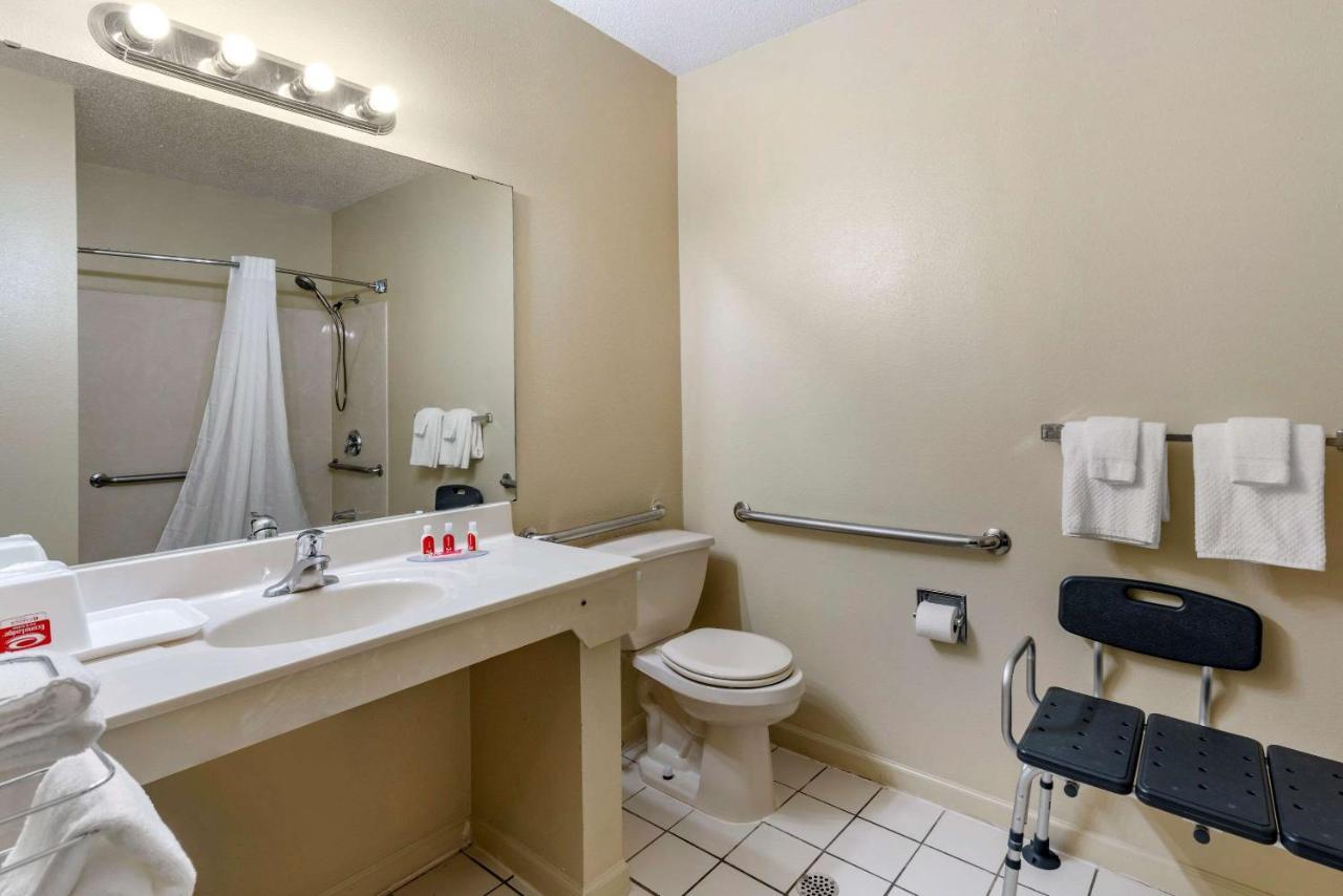 Econo Lodge Inn & Suites Granite City Экстерьер фото