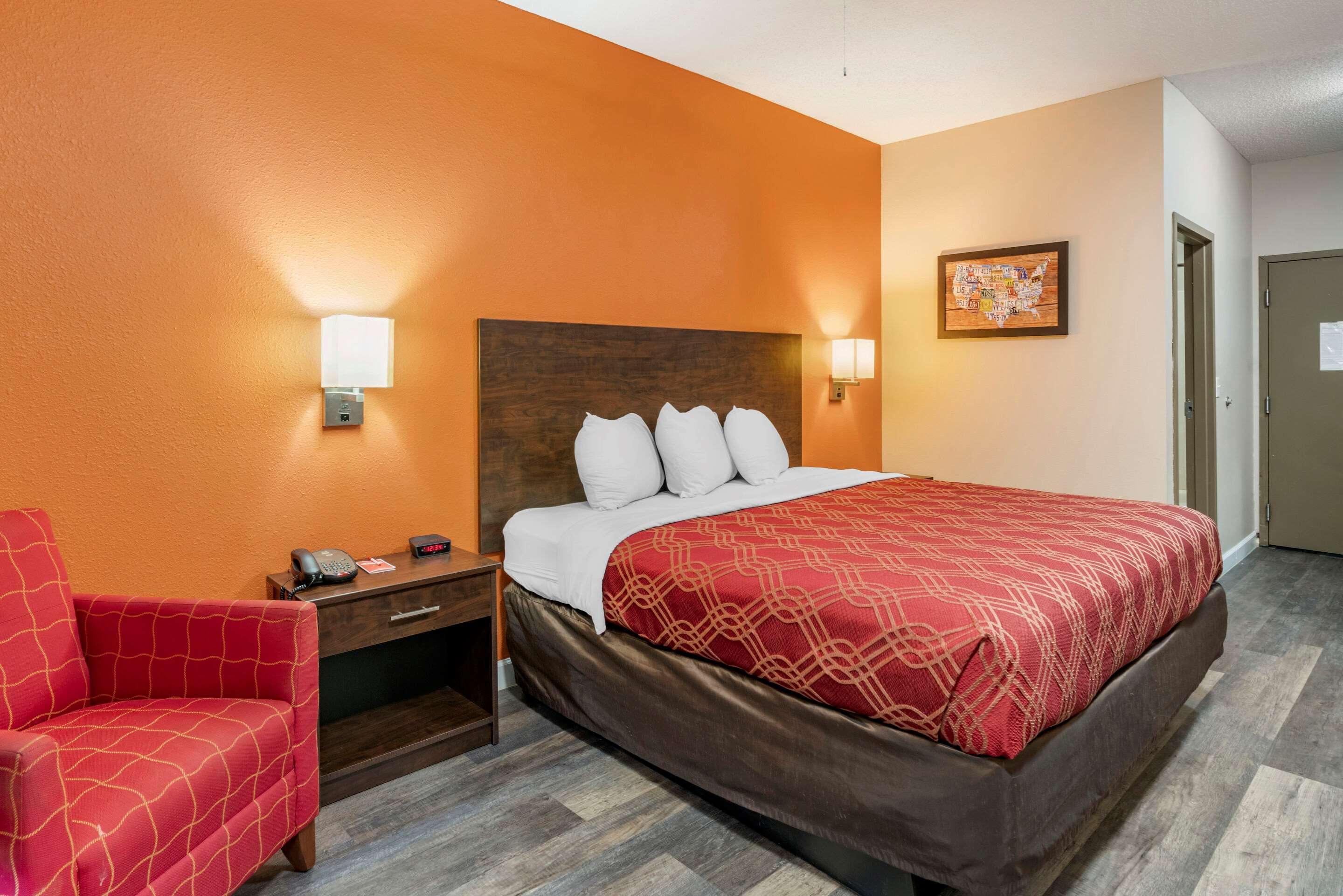 Econo Lodge Inn & Suites Granite City Экстерьер фото