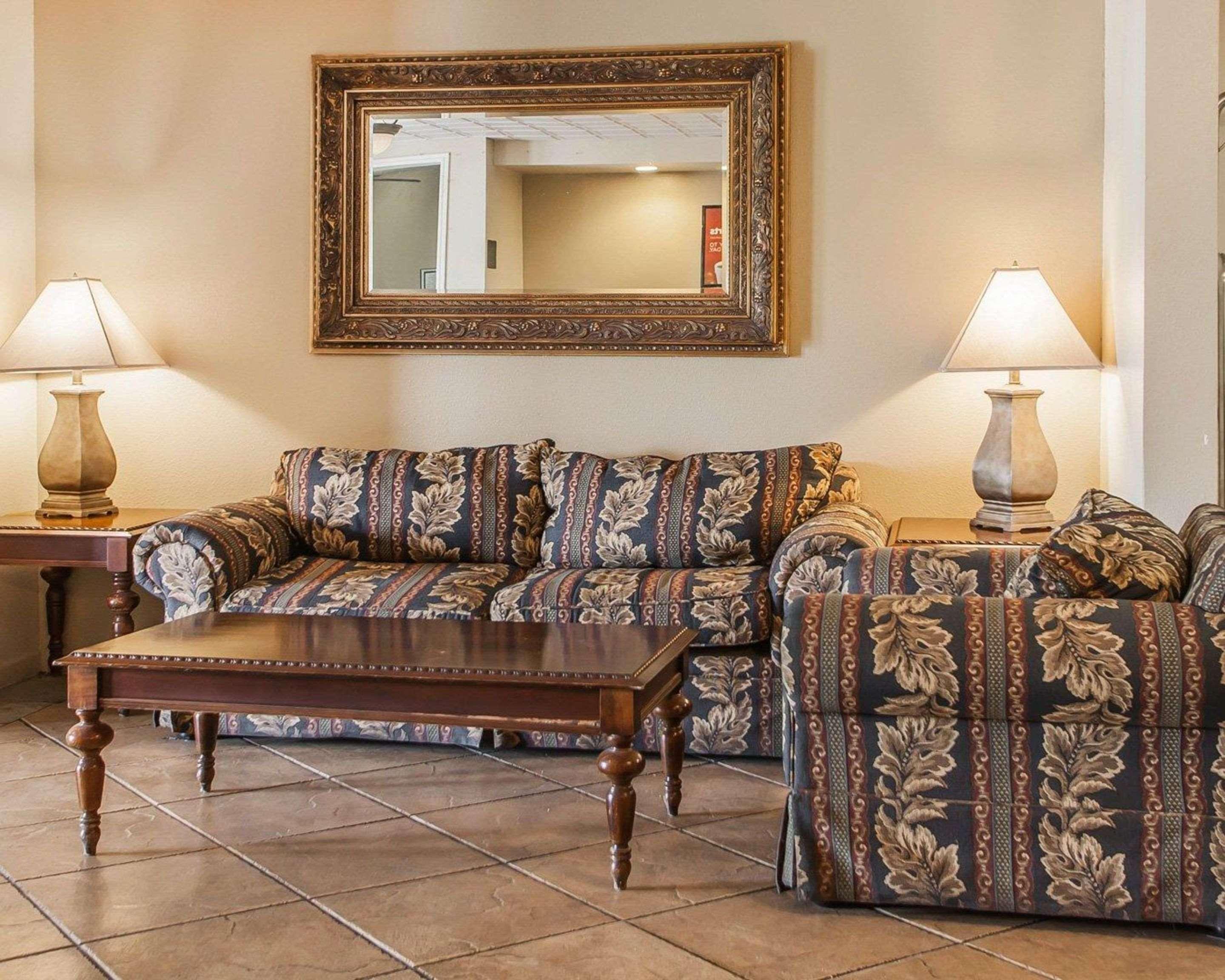 Econo Lodge Inn & Suites Granite City Экстерьер фото