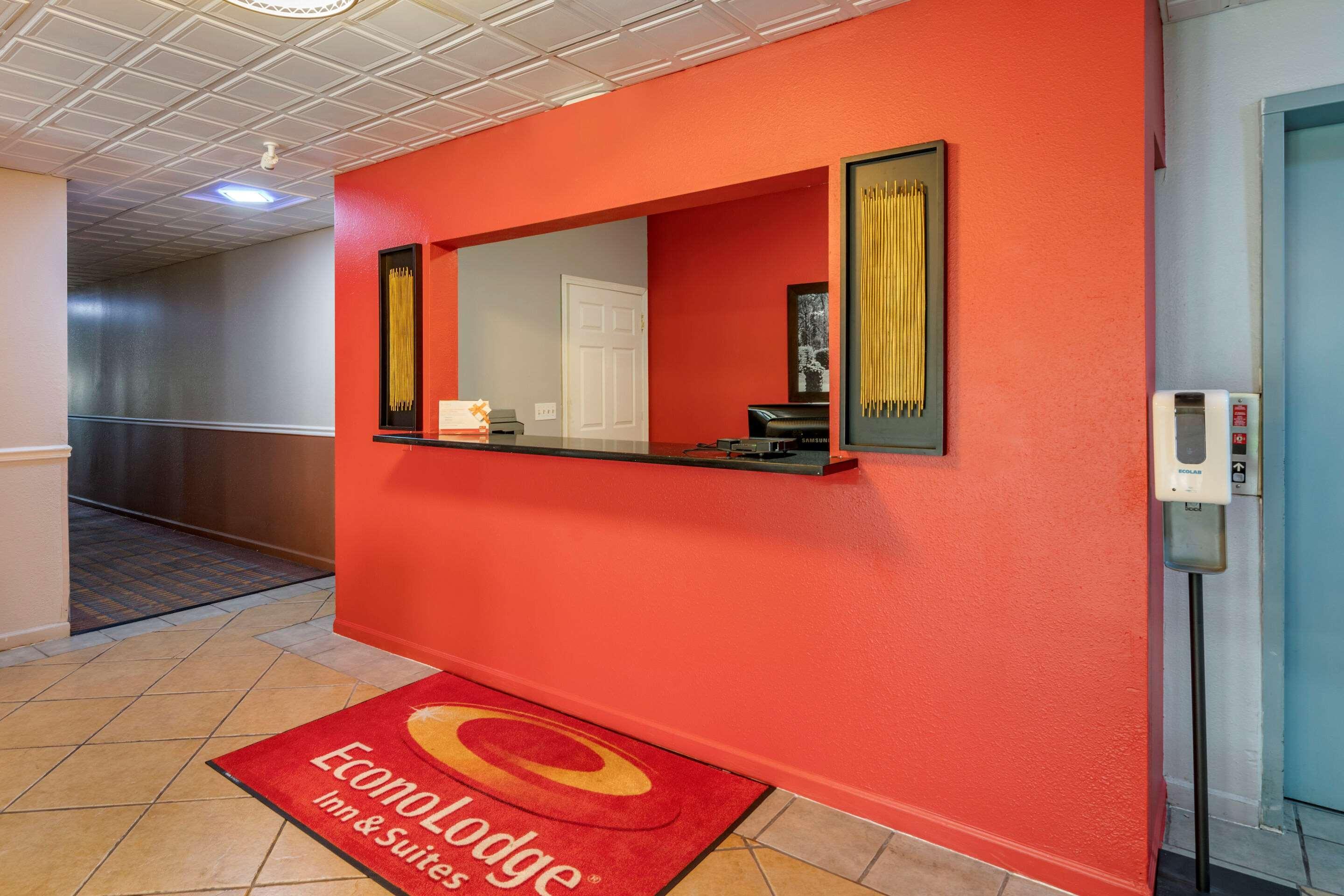 Econo Lodge Inn & Suites Granite City Экстерьер фото