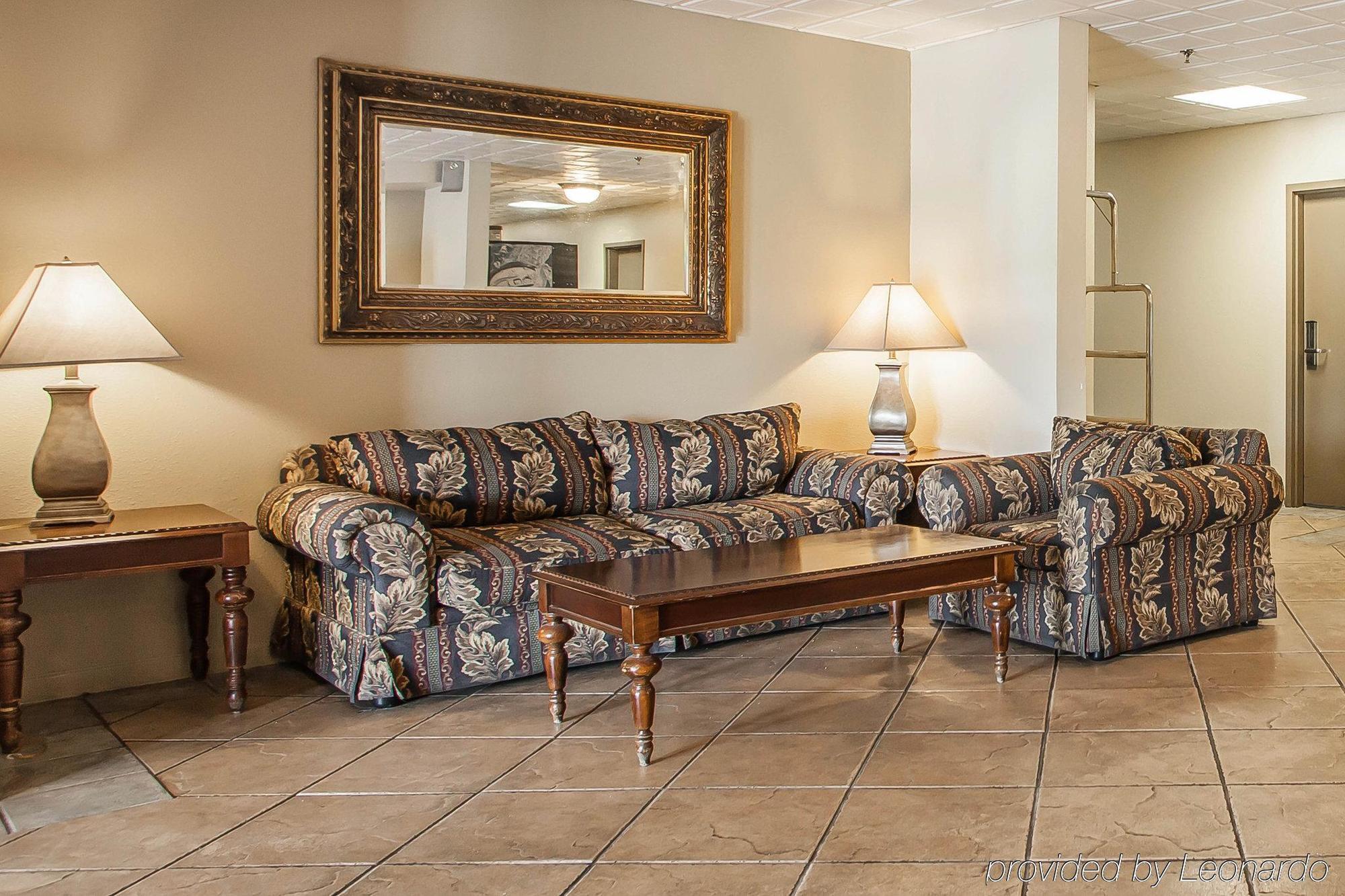 Econo Lodge Inn & Suites Granite City Экстерьер фото