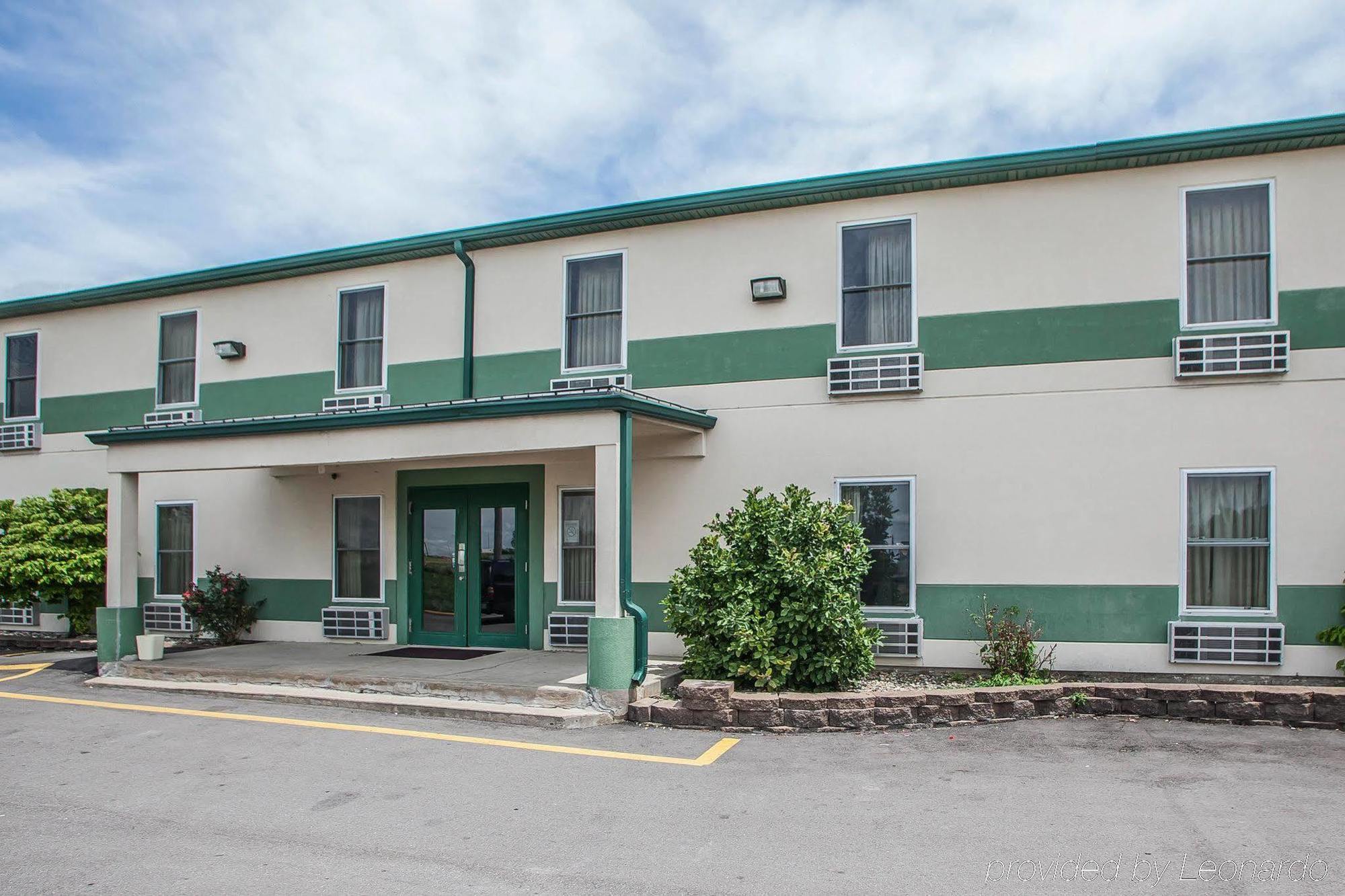 Econo Lodge Inn & Suites Granite City Экстерьер фото