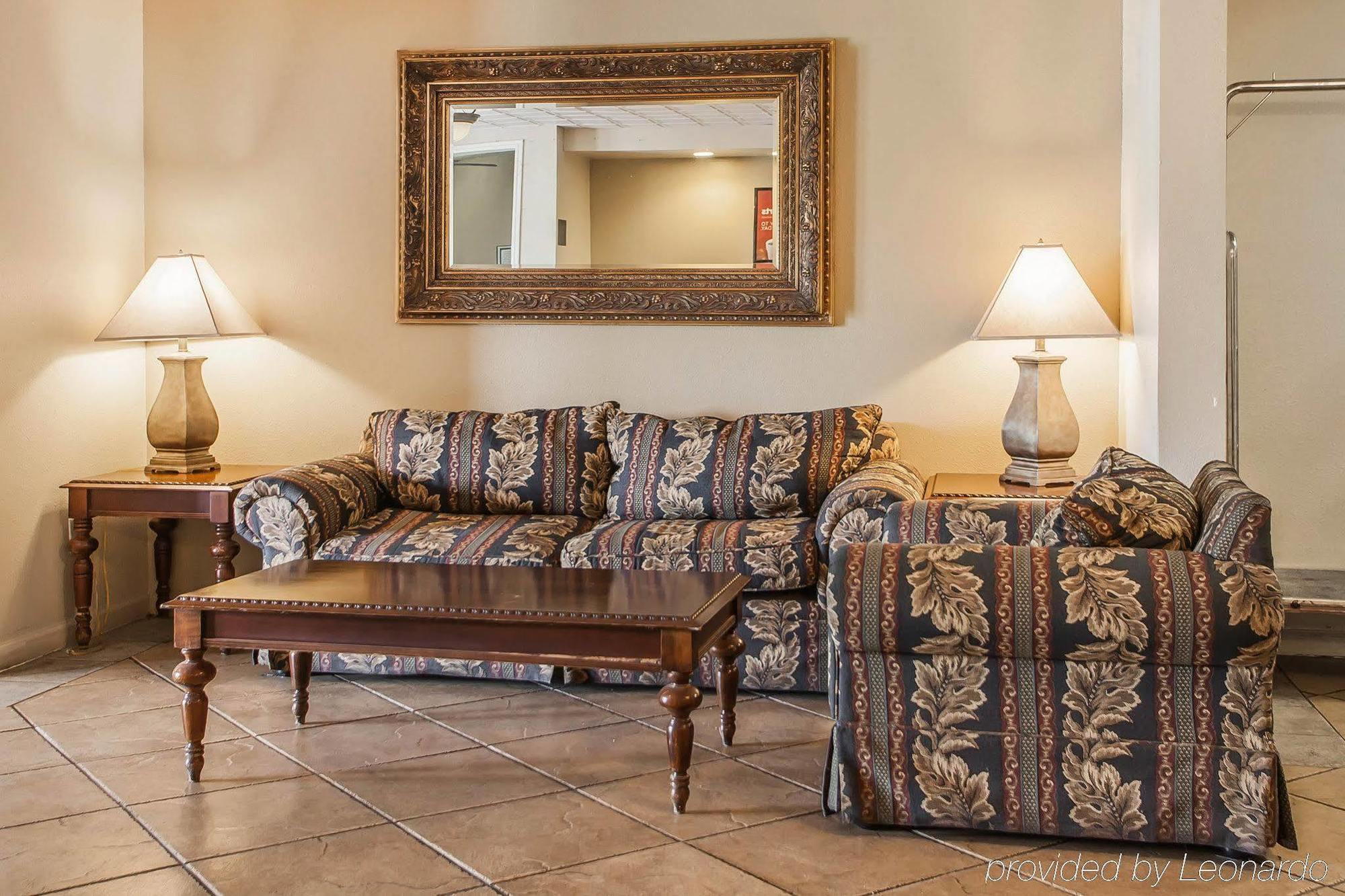 Econo Lodge Inn & Suites Granite City Экстерьер фото