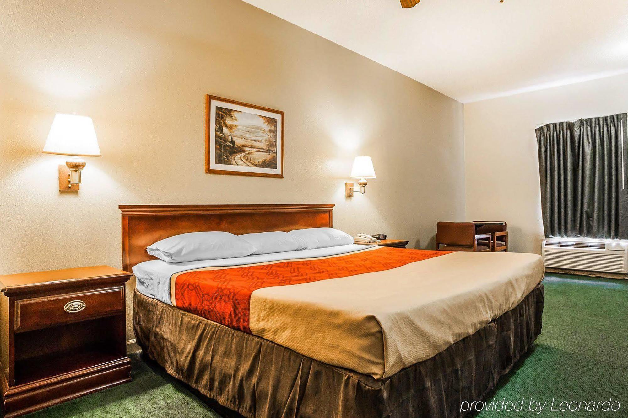 Econo Lodge Inn & Suites Granite City Экстерьер фото